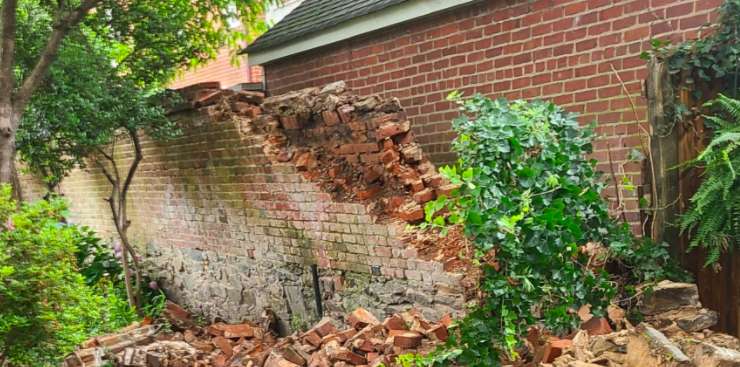 Lee-Fendall House raises over $5,000 to repair collapsed 200-year-old wall  | ALXnow
