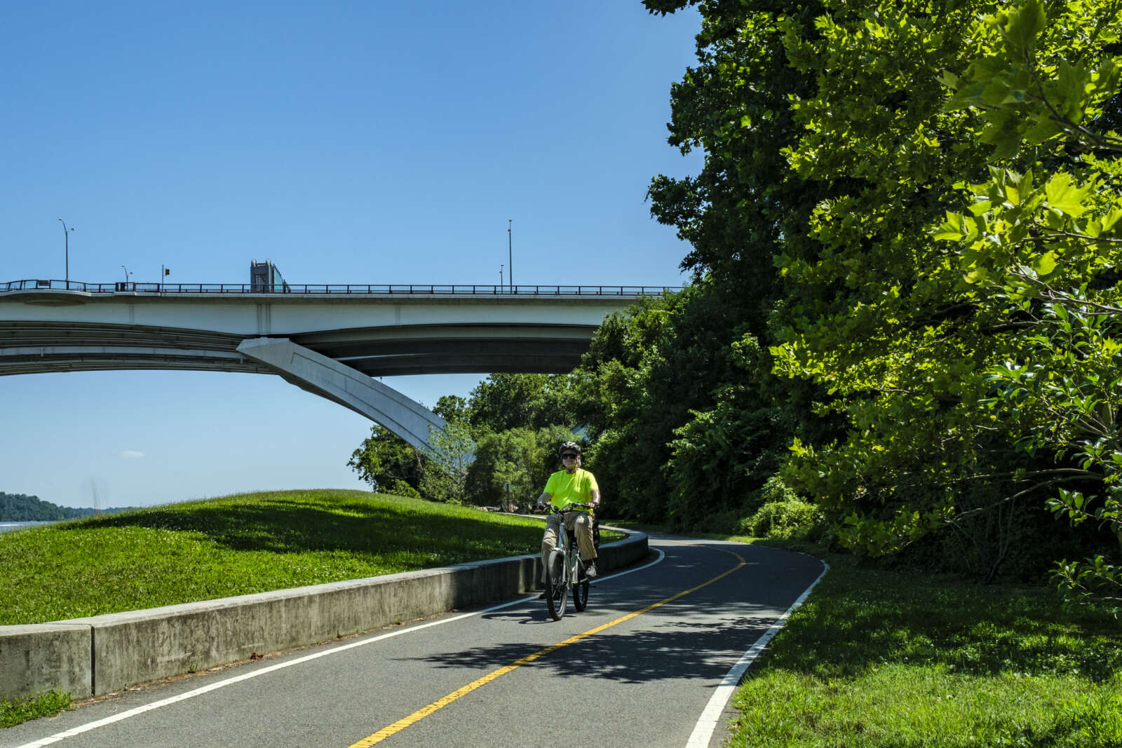 Around Jones Point Park (staff photo by Jay Westcott) | ALXnow