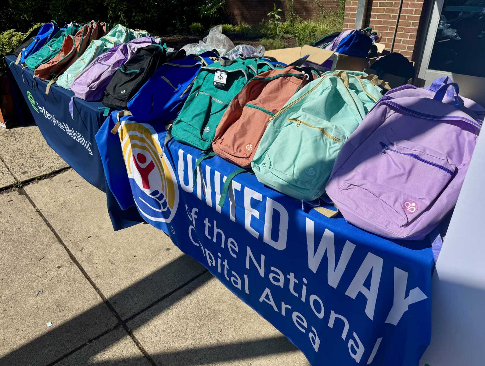 Hammond Middle School receives donation of 500 filled backpacks for families in need