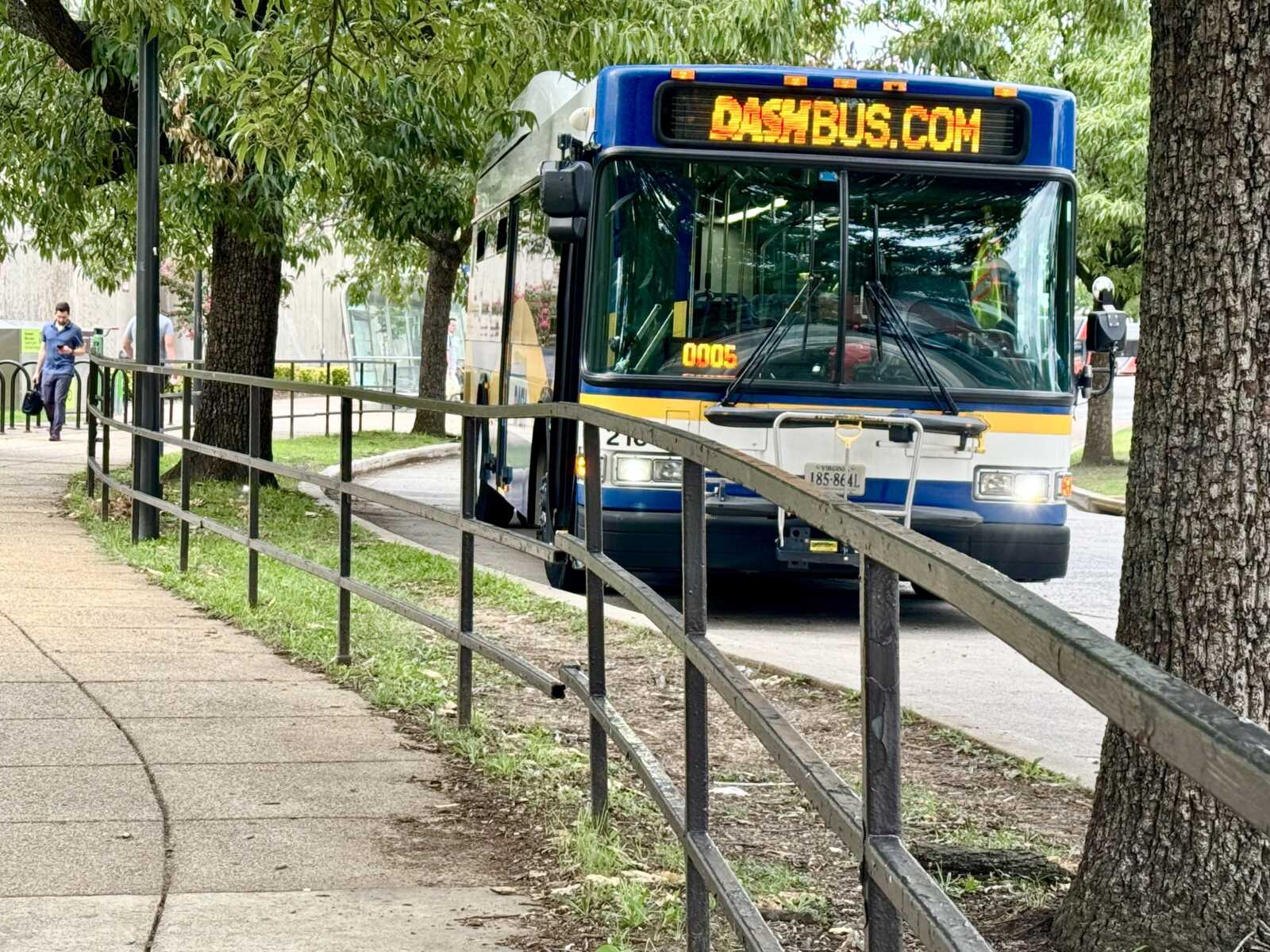Alexandria???s DASH ridership climbs as state evaluates Northern Virginia bus merger